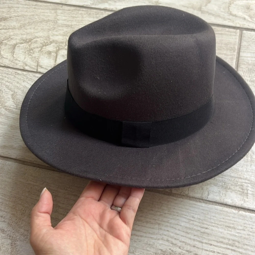 Hat - Picture 2 of 6